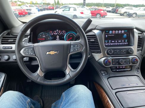 Used 2017 Chevrolet Suburban Premier AWD/4WD image 12