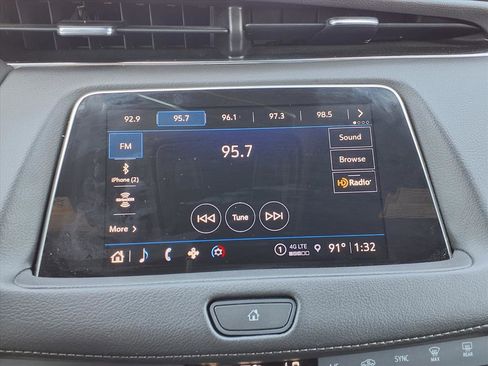 Used 2023 Cadillac XT4 Premium Luxury image 17