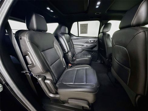 Used 2022 Chevrolet Traverse LT w/ LT Premium Package FWD image 31