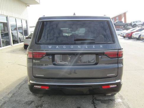 Used 2022 Jeep Wagoneer Series III w/ Flexible Seating Group AWD/4WD image 4