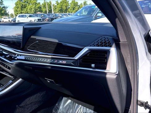 Used 2026 BMW X5 xDrive40i w/ M Sport Package AWD/4WD image 29