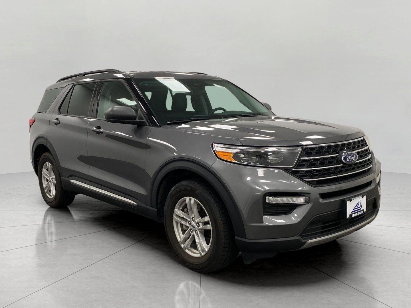 Used 2023 Ford Explorer XLT w/ Equipment Group 202A AWD/4WD image 1
