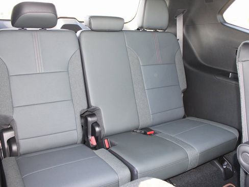 New 2025 GMC Acadia AT4 w/ Super Cruise Package image 28