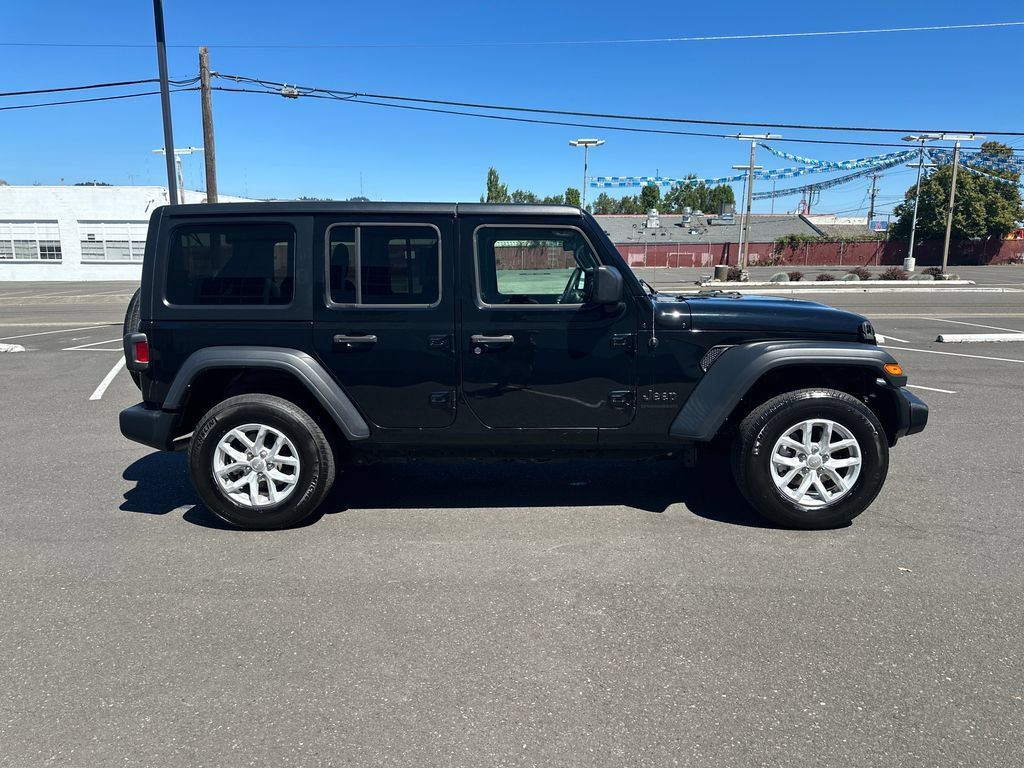Used 2023 Jeep Wrangler Unlimited Sport AWD/4WD image 7