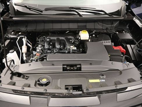 Certified 2026 Nissan Pathfinder SV w/ SV Premium Package FWD image 25