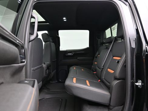 Used 2024 GMC Sierra 1500 AT4 w/ Technology Package AWD/4WD image 11