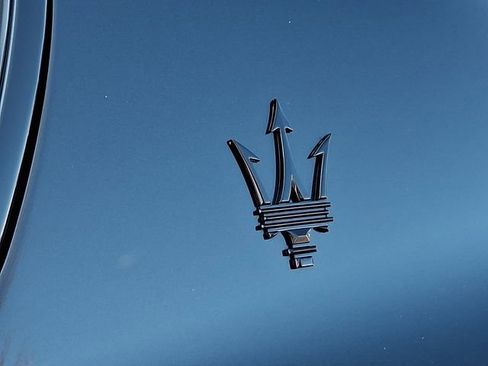 Used 2022 Maserati Levante Modena image 37