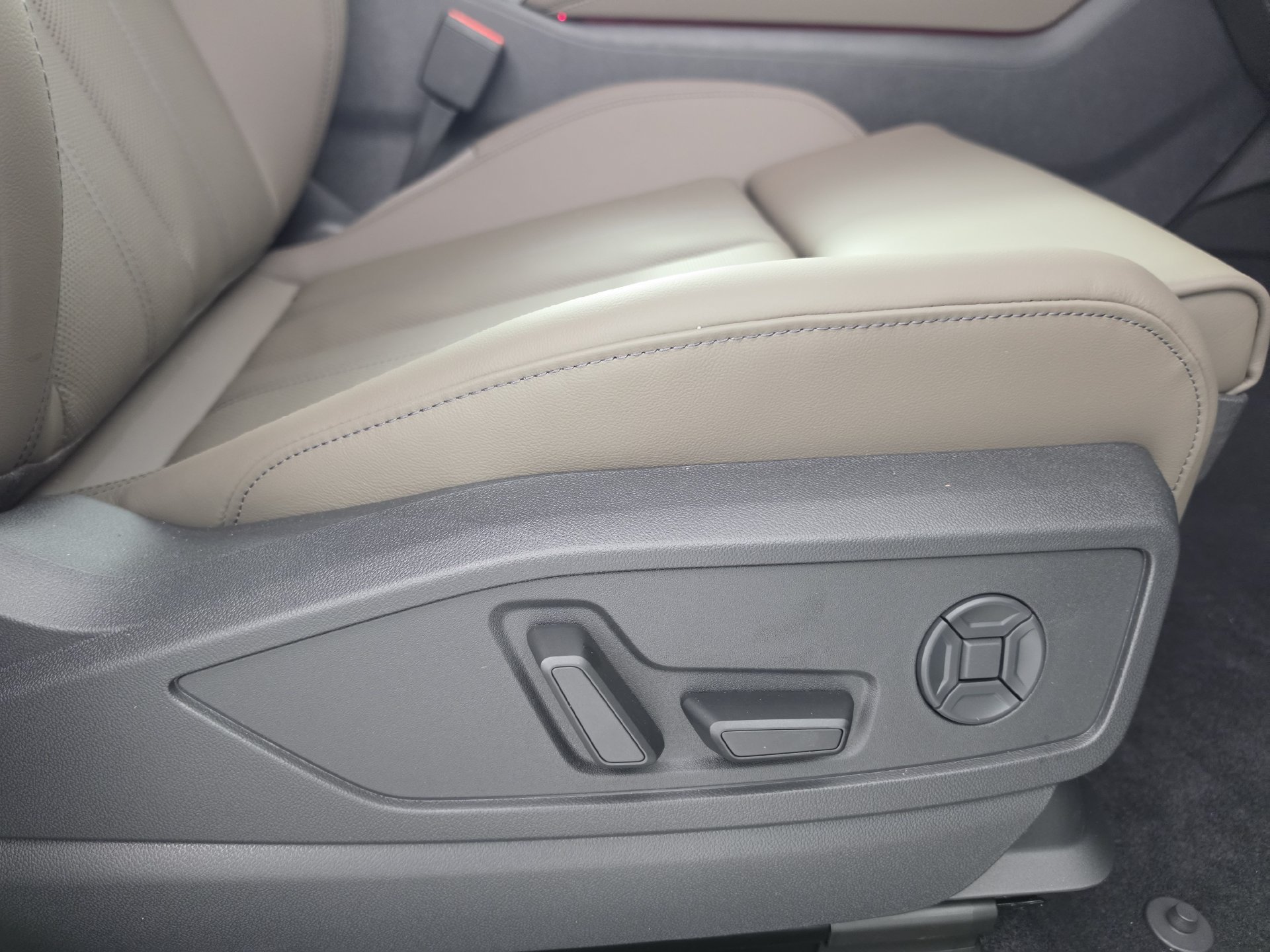 New 2026 Audi Q5 Premium Plus AWD/4WD image 36