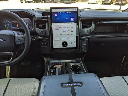 Used 2025 Ford F150 Lightning Platinum image 17