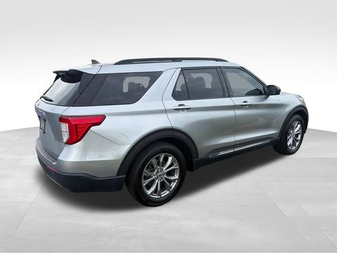 Used 2022 Ford Explorer XLT w/ Equipment Group 202A RWD image 5