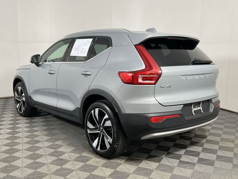 Used 2024 Volvo XC40 B5 Plus image 8
