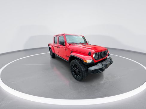 Used 2025 Jeep Gladiator Sport AWD/4WD image 2