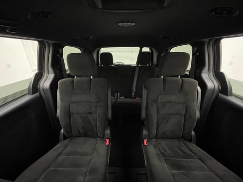 Used 2016 Dodge Grand Caravan SE FWD image 31
