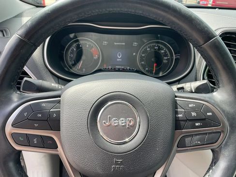Used 2020 Jeep Cherokee Limited AWD/4WD image 28