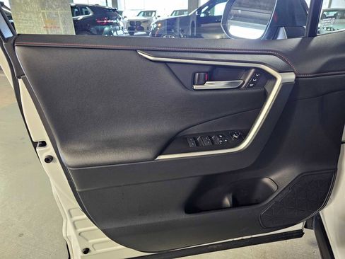 Used 2025 Toyota RAV4 XSE w/ Premium Package AWD/4WD image 26