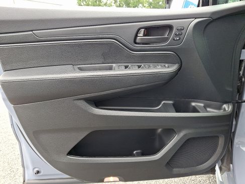 Used 2023 Honda Odyssey Sport image 11