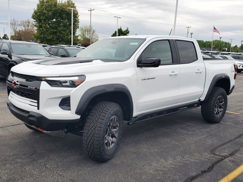New 2026 Chevrolet Colorado ZR2 w/ Technology Package AWD/4WD image 4