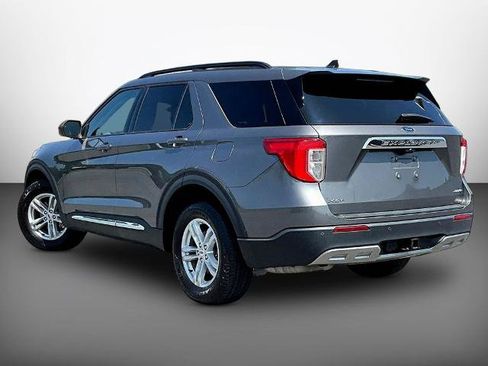 Certified 2022 Ford Explorer XLT w/ Equipment Group 202A AWD/4WD image 4