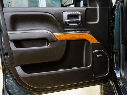 Used 2019 Chevrolet Silverado 2500 High Country w/ Duramax Plus Package AWD/4WD image 37