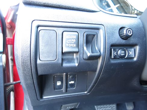 Used 2010 Lexus IS 250C image 19