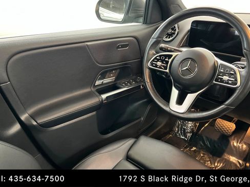 Certified 2022 Mercedes-Benz GLB 250 4MATIC w/ Premium Package Lite image 11
