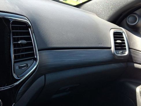 Certified 2020 Jeep Grand Cherokee Altitude image 30