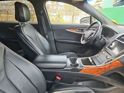 Used 2020 Lincoln Nautilus Reserve w/ Monochromatic Package AWD/4WD image 9