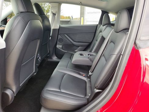 Used 2021 Tesla Model Y Long Range image 10