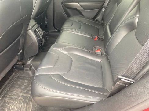 Used 2020 Jeep Cherokee Limited w/ Technology Group AWD/4WD image 11