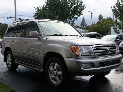 Used 2004 Toyota Land Cruiser image 9
