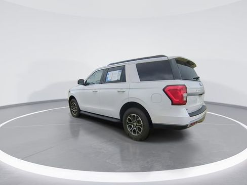 Used 2024 Ford Expedition XLT RWD image 6