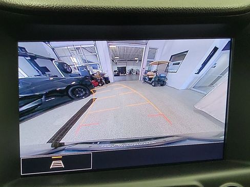 Used 2023 GMC Terrain SLT image 13