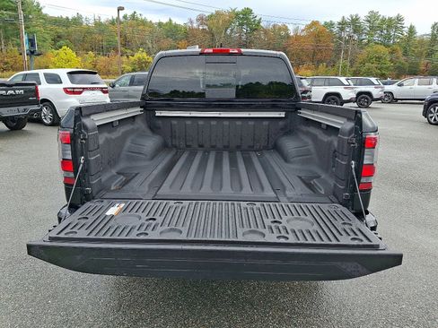 Used 2024 Nissan Frontier SV w/ SV Convenience Package image 28