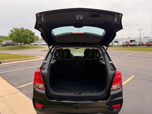 Used 2020 Chevrolet Trax LS FWD image 24