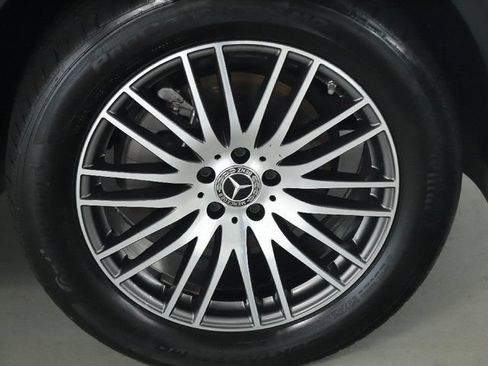 Used 2023 Mercedes-Benz GLC 300 4MATIC image 11