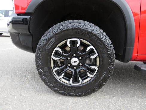 Used 2022 Chevrolet Silverado 1500 ZR2 w/ Technology Package image 12