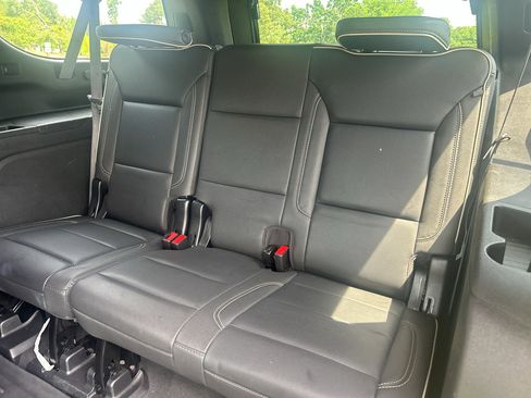 Used 2023 Chevrolet Suburban Premier AWD/4WD image 21