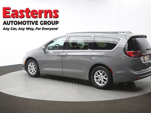 Used 2022 Chrysler Pacifica Touring-L image 64