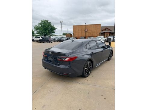 Used 2025 Toyota Camry SE FWD image 8