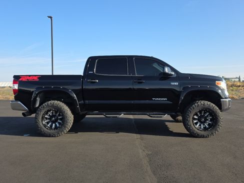 Certified 2017 Toyota Tundra SR5 AWD/4WD image 9
