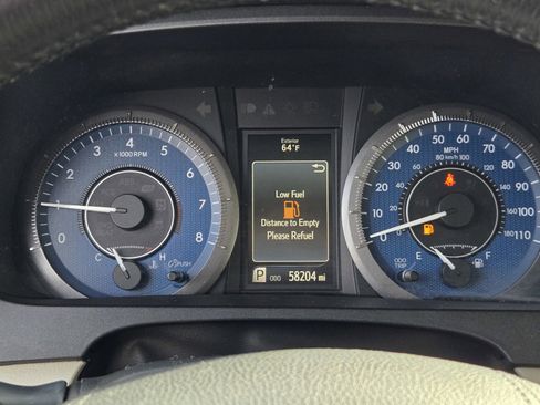 Used 2017 Toyota Sienna XLE image 21