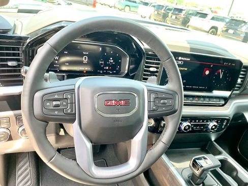 Used 2026 GMC Sierra 1500 SLT w/ SLT Premium Plus Package AWD/4WD image 30