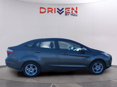 Used 2019 Ford Fiesta SE image 6
