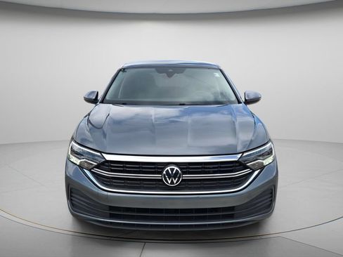 Certified 2023 Volkswagen Jetta SE FWD image 4