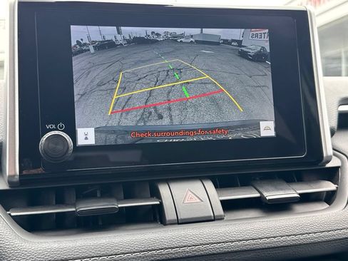 Used 2024 Toyota RAV4 XLE FWD image 29