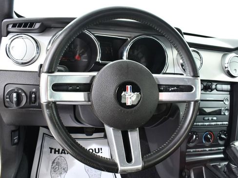 Used 2009 Ford Mustang GT Premium RWD image 7