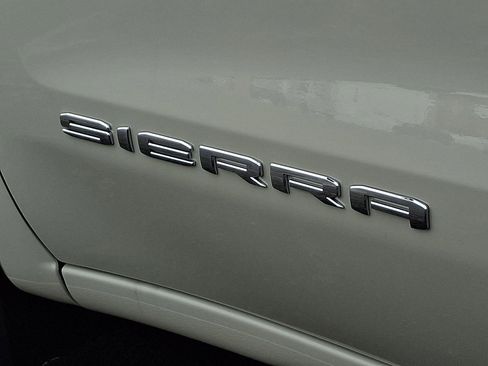 New 2026 GMC Sierra 1500 SLE w/ Preferred Package image 11