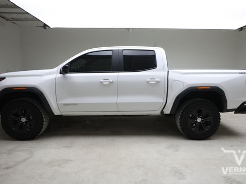Used 2024 GMC Canyon Elevation w/ Elevation Premium Package AWD/4WD image 2