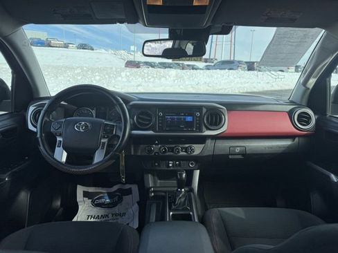 Used 2018 Toyota Tacoma SR5 image 14