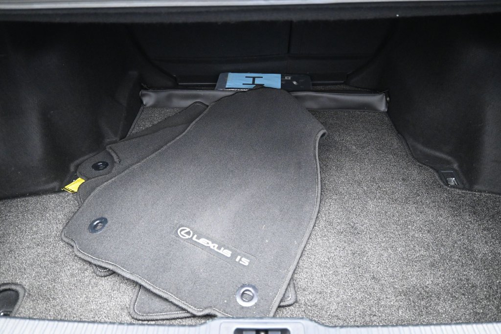 Used 2024 Lexus IS 300 w/ Comfort Package RWD image 19